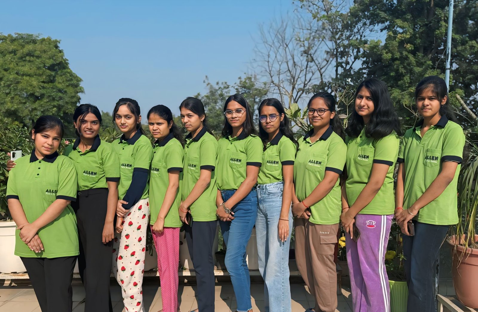 Girls PG Near Allen, Aakash, and PW Coaching Institutes