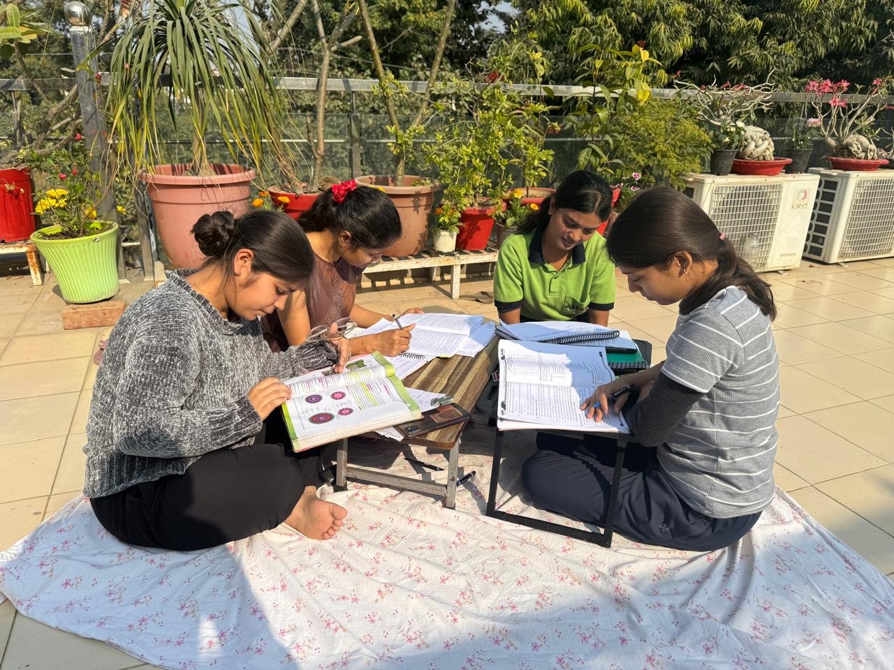 Affordable Girls Hostel in Alambagh, Lucknow