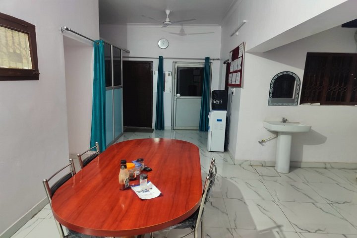 Secure Hostel in Lucknow for Girls