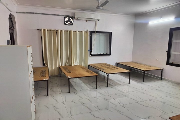 Aakash Institute Nearby Girls Hostel